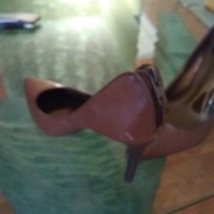 Carlos Santana  Brown Shoes Size 7  (Used)